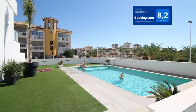 Penthouse de 3 chambres de location de vacances à La Marina, Elche / Elx avec piscine garage - 630 € (Ref: 6968371)