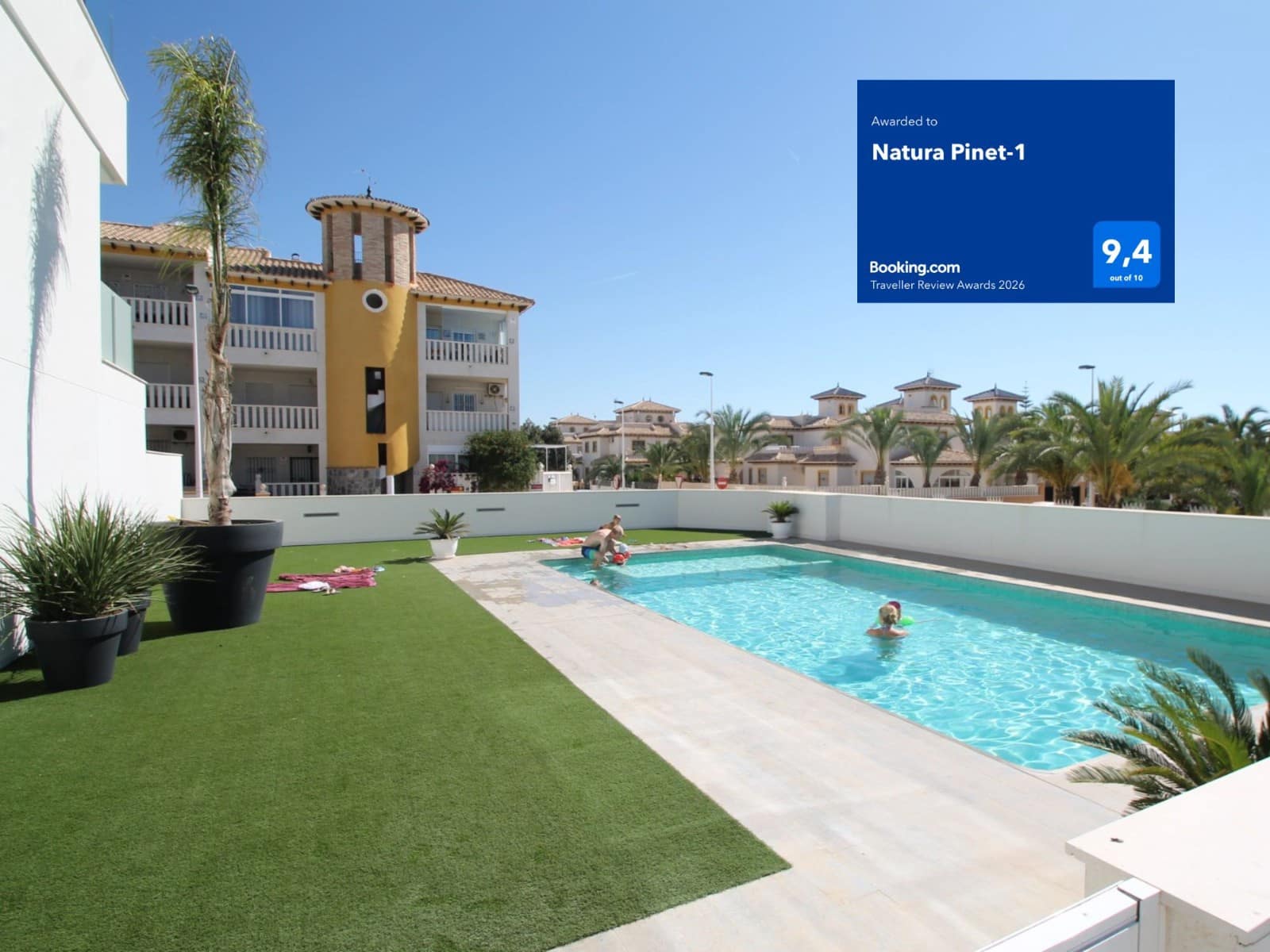 3 camera da letto Attico da affitare come casa vacanza in La Marina con piscina garage - 630 € (Rif: 6968371)