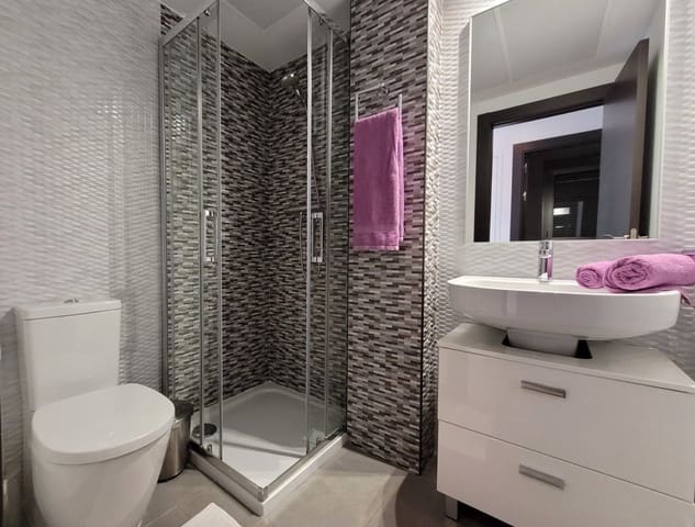 2 slaapkamer Appartement voor vakantieverhuur in Los Europeos, Torrevieja met zwembad garage - € 399 (Ref: 6968372)