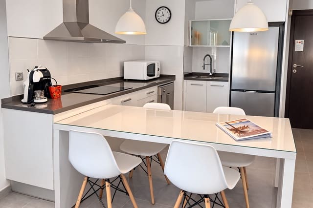   2 soveværelse   ferieLejlighed i Los Europeos, Torrevieja med   swimmingpool  garage  - € 399 (Ref: 6968372)