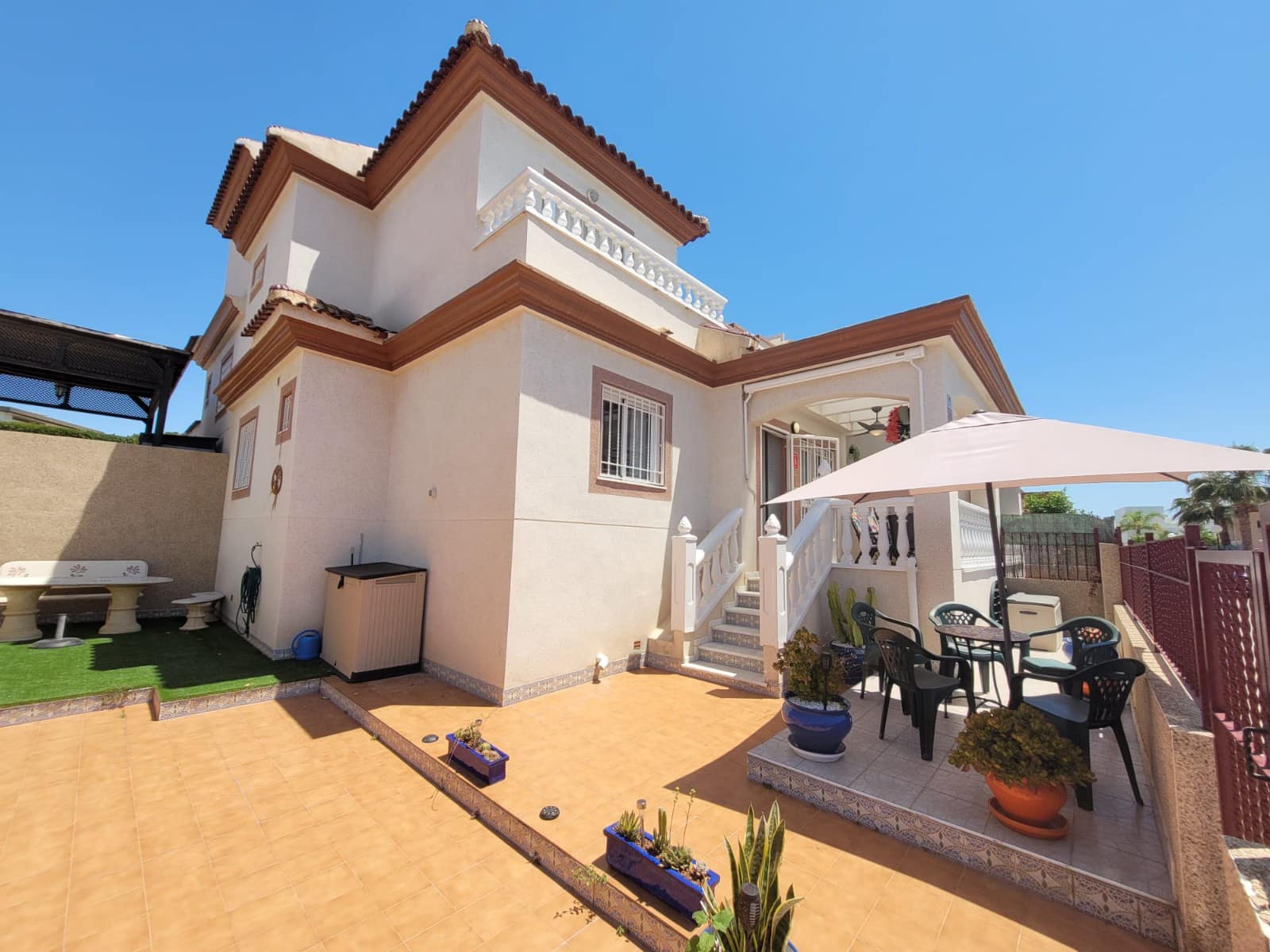 2 bedroom Terraced Villa for holiday rental in La Marina with pool - € 399 (Ref: 6968378)