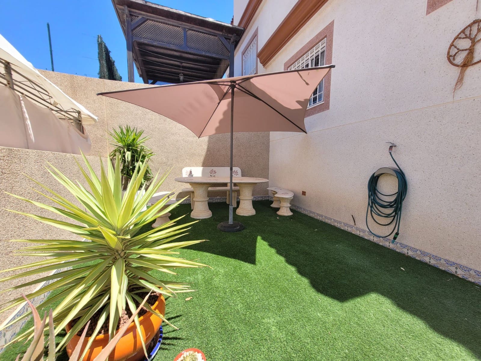 2 bedroom Terraced Villa for holiday rental in La Marina with pool - € 399 (Ref: 6968378)