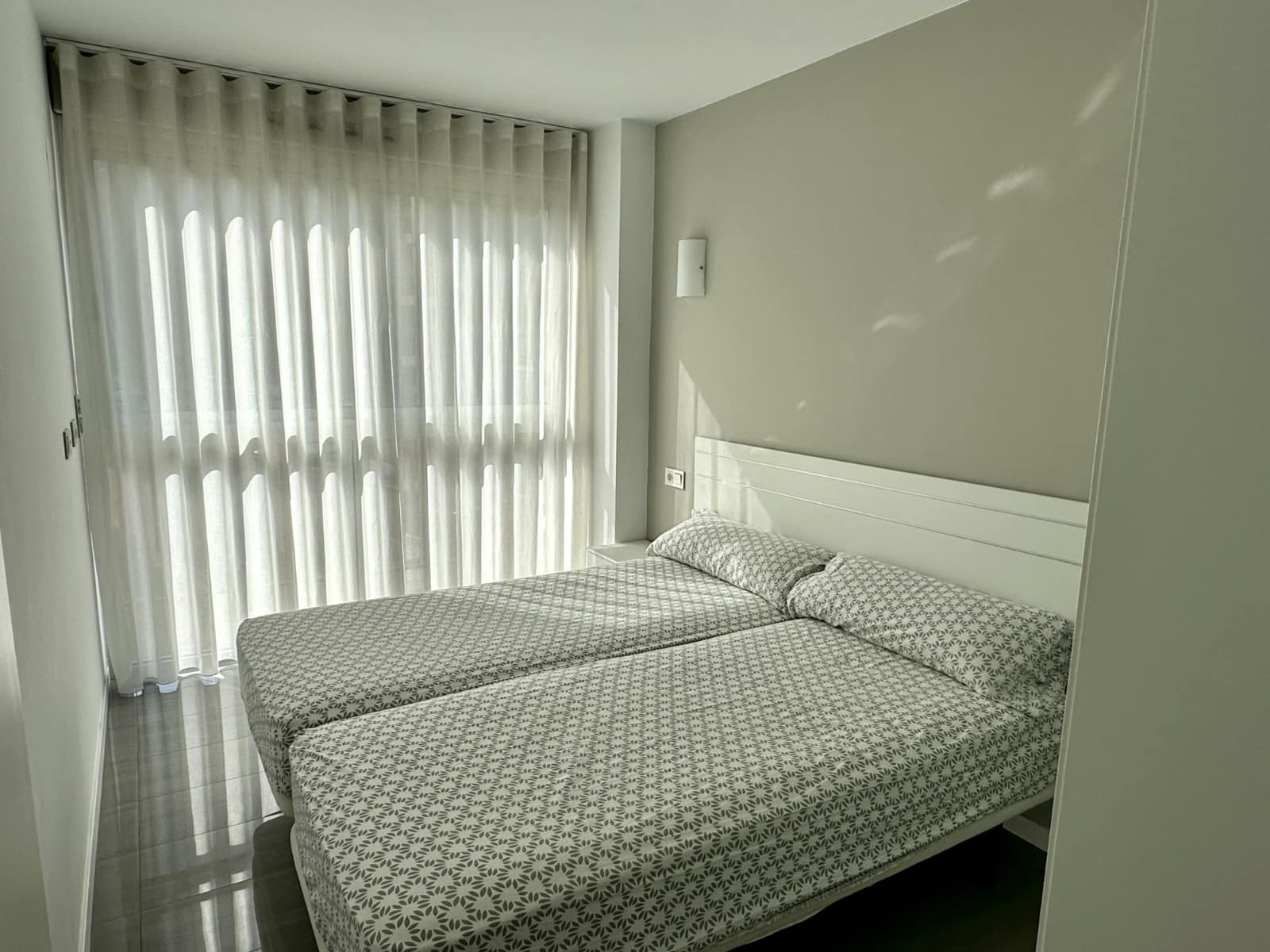 3 quarto Apartamento para arrendamento para férias em Guardamar del Segura com piscina Garagem - 630 € (Ref: 6968379)