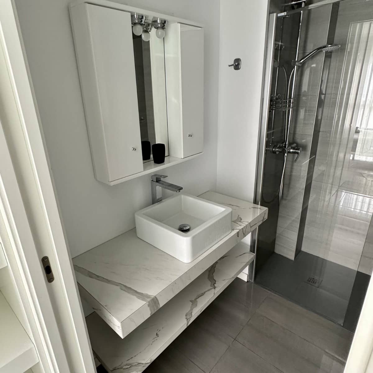 3 quarto Apartamento para arrendamento para férias em Guardamar del Segura com piscina Garagem - 630 € (Ref: 6968379)