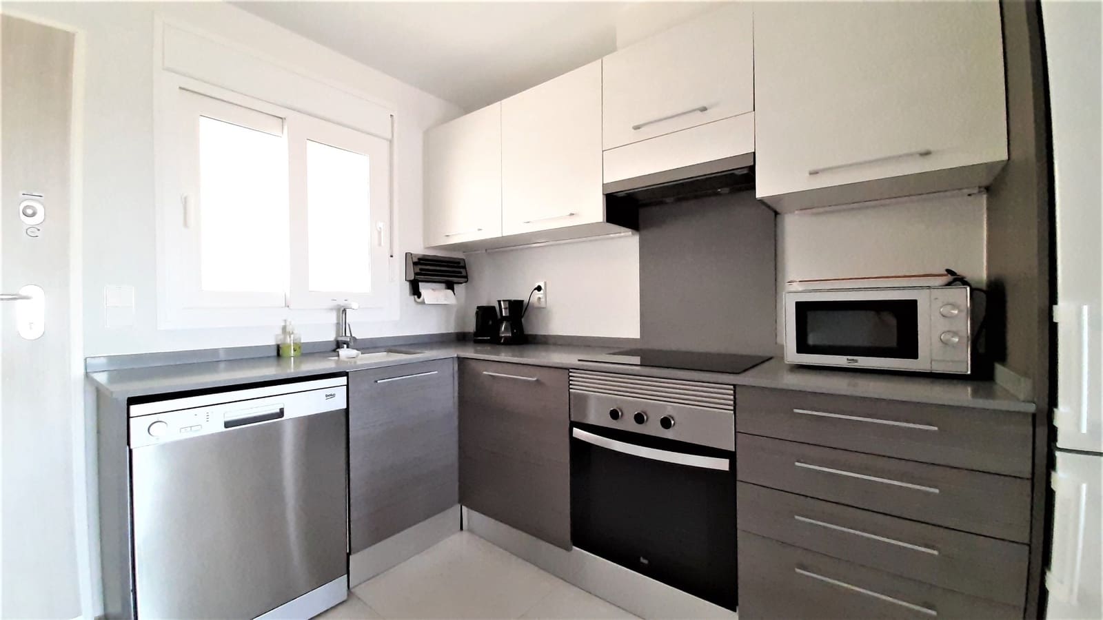 2 slaapkamer Appartement voor vakantieverhuur in La Marina met zwembad - € 455 (Ref: 6968381)