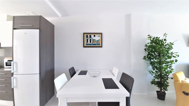Appartement de 2 chambres de location de vacances à La Marina, Elche / Elx avec piscine - 455 € (Ref: 6968381)