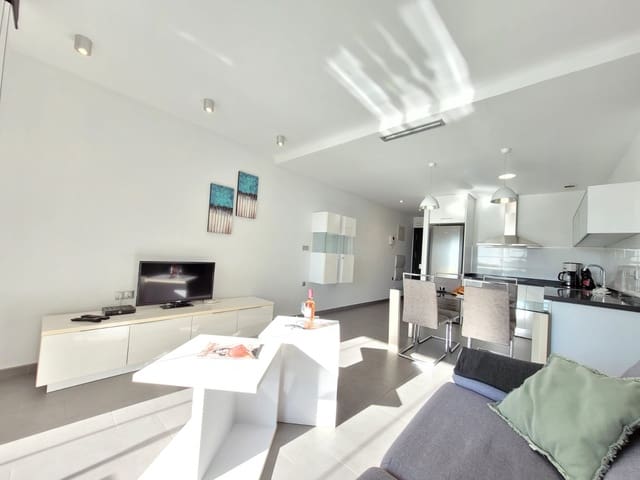 2 slaapkamer Appartement voor vakantieverhuur in Los Europeos, Torrevieja met zwembad garage - € 399 (Ref: 6968383)