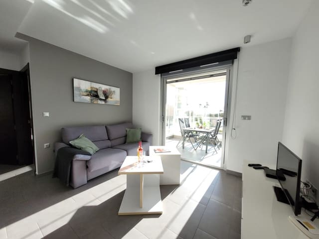 2 slaapkamer Appartement voor vakantieverhuur in Los Europeos, Torrevieja met zwembad garage - € 399 (Ref: 6968383)