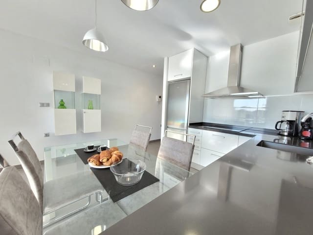 2 slaapkamer Appartement voor vakantieverhuur in Los Europeos, Torrevieja met zwembad garage - € 399 (Ref: 6968383)