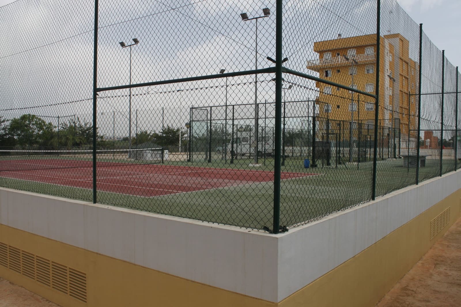 2 quarto Apartamento para arrendamento para férias em Guardamar del Segura com piscina Garagem - 385 € (Ref: 6968394)