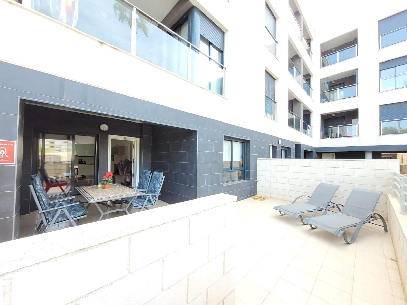 2 slaapkamer Appartement voor vakantieverhuur in La Mata met zwembad garage - € 560 (Ref: 6968400)