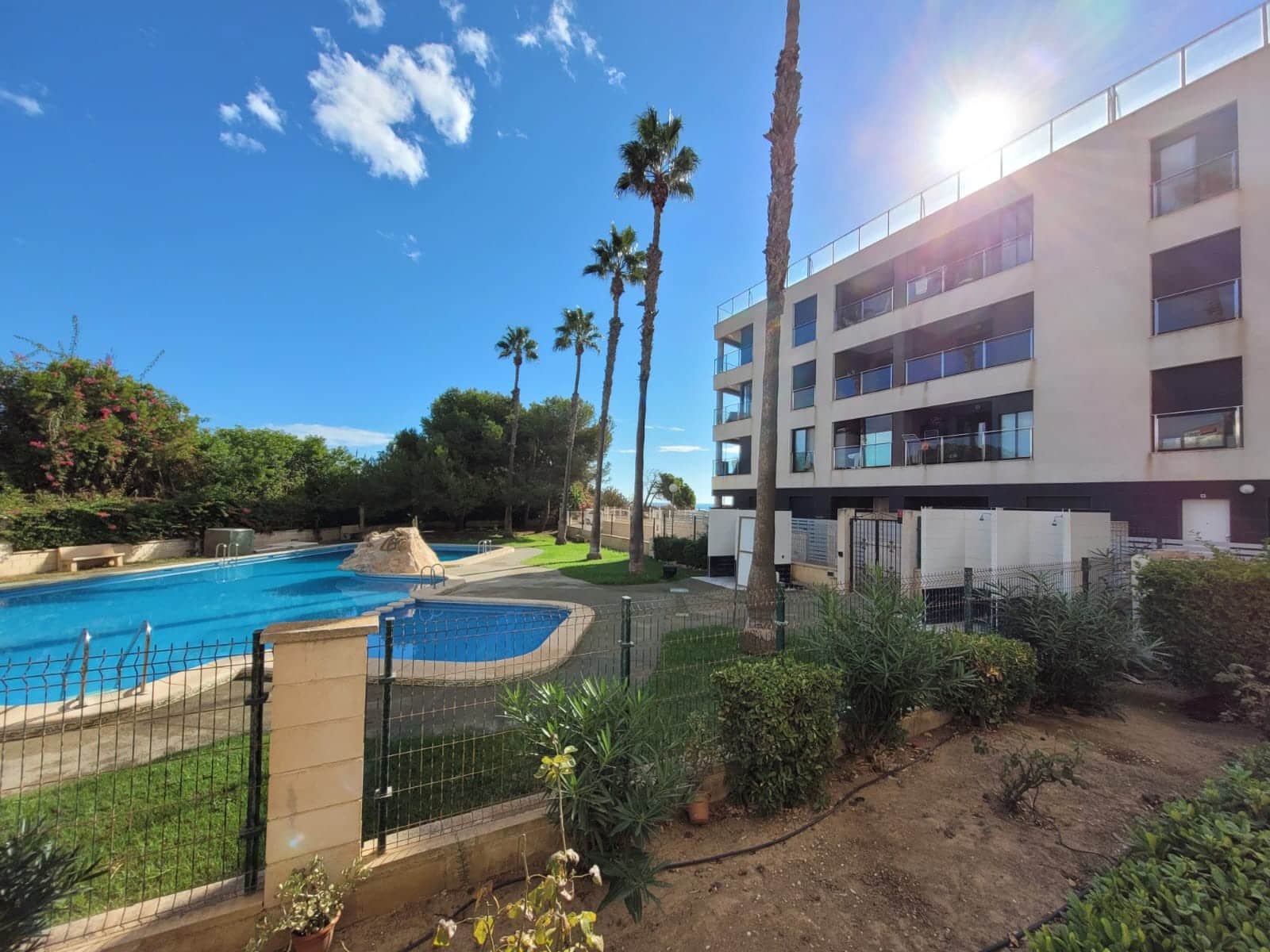2 slaapkamer Appartement voor vakantieverhuur in La Mata met zwembad garage - € 560 (Ref: 6968400)