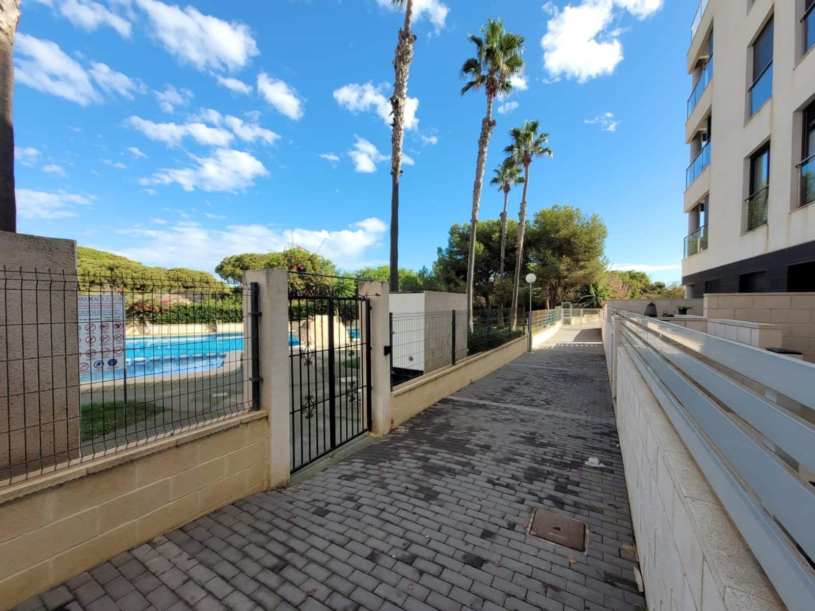 2 slaapkamer Appartement voor vakantieverhuur in La Mata met zwembad garage - € 560 (Ref: 6968400)