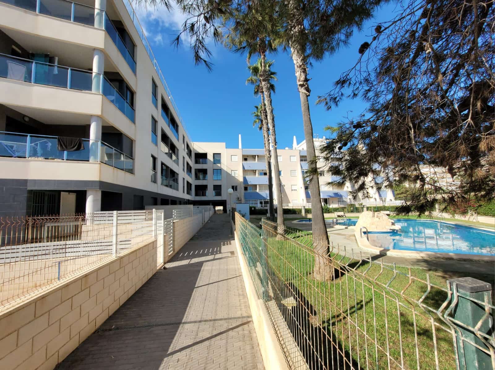 2 slaapkamer Appartement voor vakantieverhuur in La Mata met zwembad garage - € 560 (Ref: 6968400)