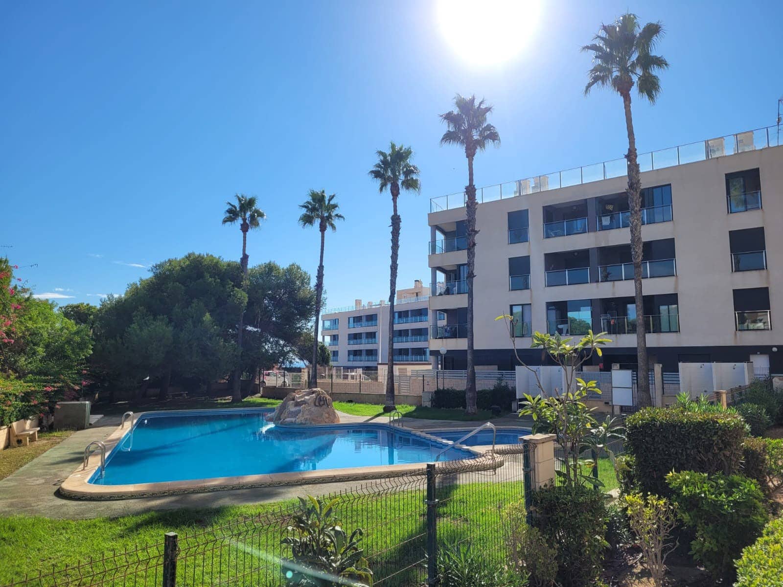 2 slaapkamer Appartement voor vakantieverhuur in La Mata met zwembad garage - € 560 (Ref: 6968400)