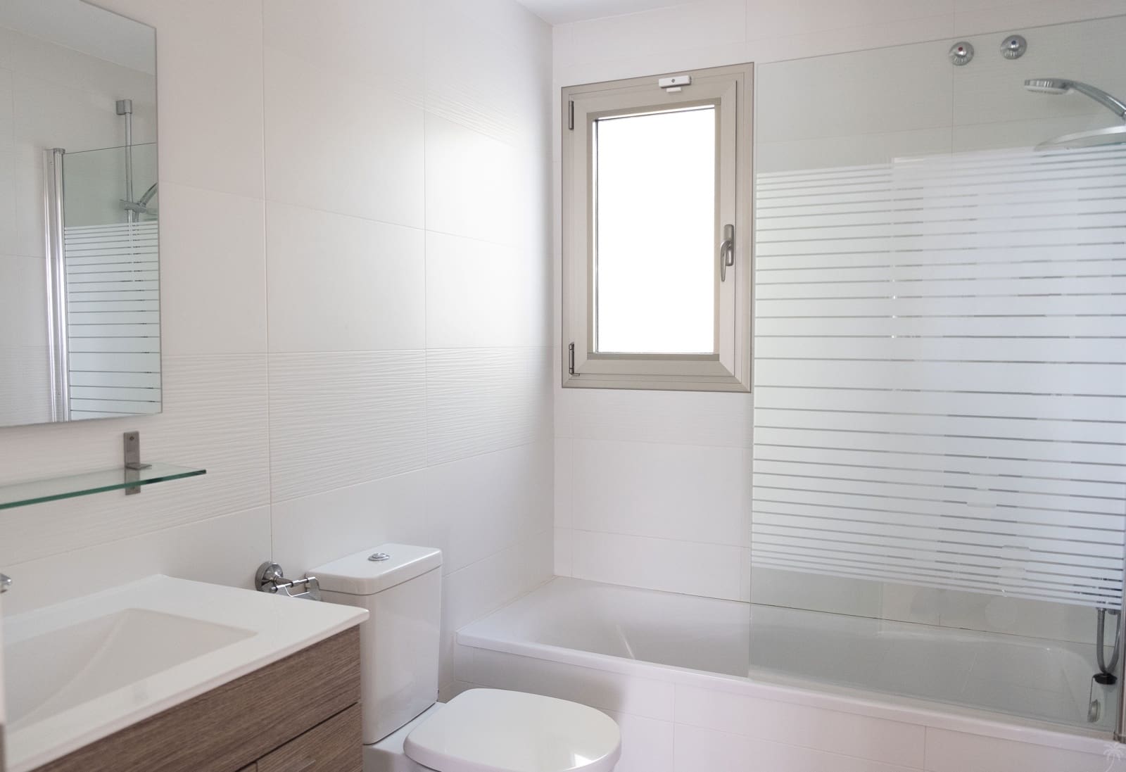 3 slaapkamer Villa voor vakantieverhuur in La Marina met zwembad garage - € 700 (Ref: 6968401)