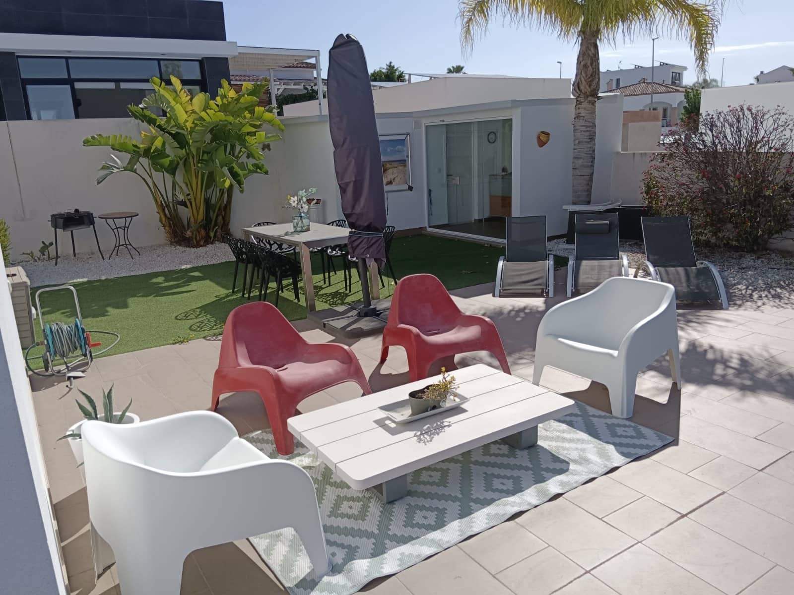 3 slaapkamer Villa voor vakantieverhuur in La Marina met zwembad garage - € 700 (Ref: 6968401)