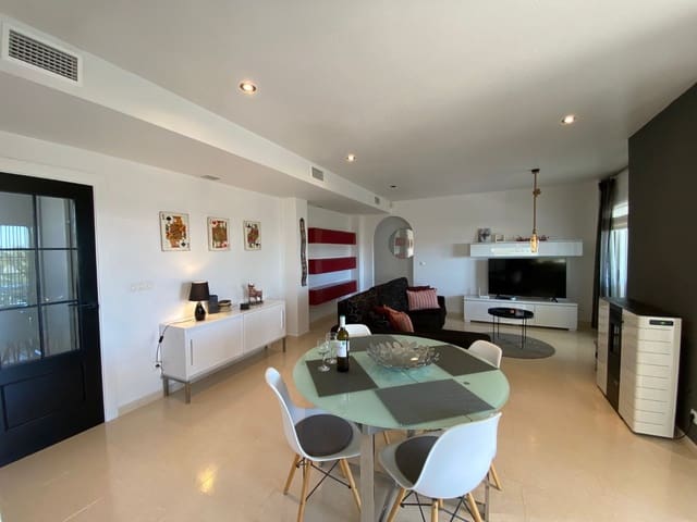 Villa/Maison de 4 chambres de location de vacances à La Marina, Elche / Elx avec piscine garage - 840 € (Ref: 6968402)