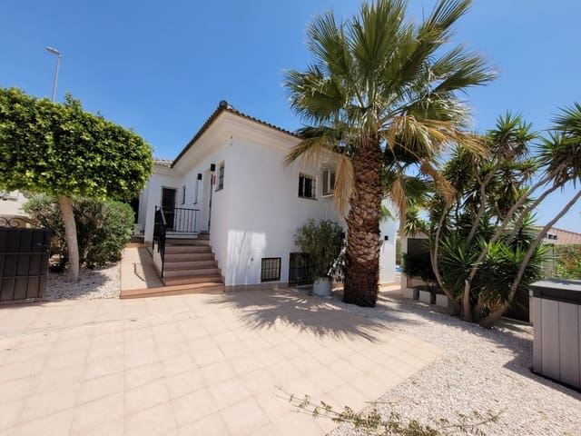 Villa/Maison de 4 chambres de location de vacances à La Marina, Elche / Elx avec piscine garage - 840 € (Ref: 6968402)