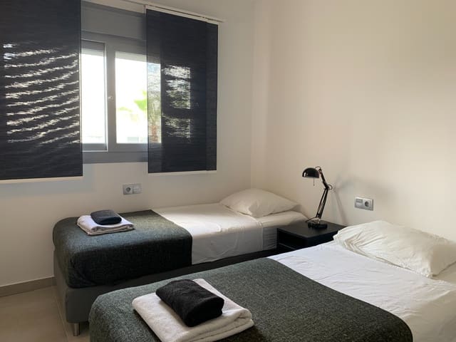 2 slaapkamer Appartement voor vakantieverhuur in La Veleta, Torrevieja met zwembad garage - € 399 (Ref: 6968403)