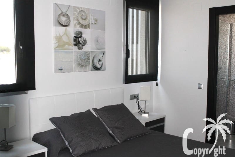 2 slaapkamer Appartement voor vakantieverhuur in La Mata met zwembad garage - € 399 (Ref: 6968404)