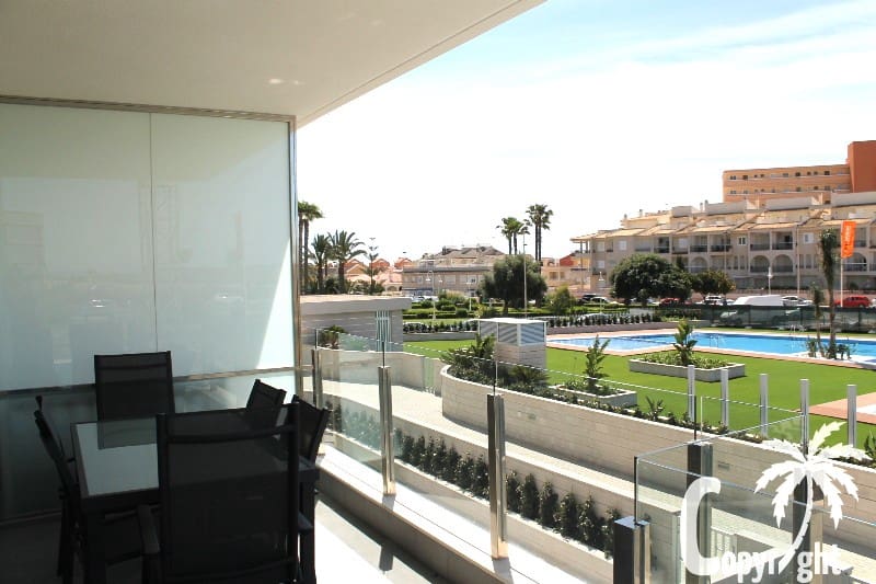 2 slaapkamer Appartement voor vakantieverhuur in La Mata met zwembad garage - € 399 (Ref: 6968404)