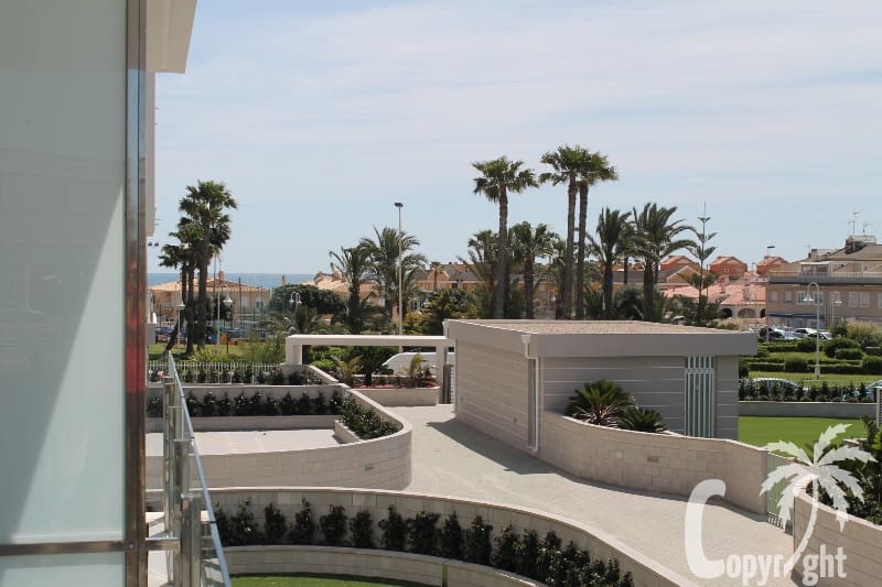 2 slaapkamer Appartement voor vakantieverhuur in La Mata met zwembad garage - € 399 (Ref: 6968404)