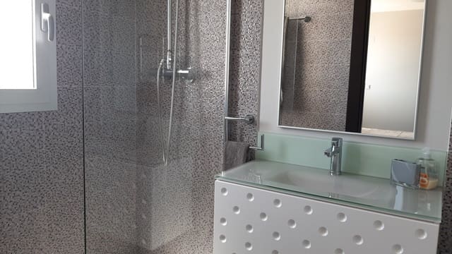 2 slaapkamer Appartement voor vakantieverhuur in Los Europeos, Torrevieja met zwembad garage - € 560 (Ref: 6968409)