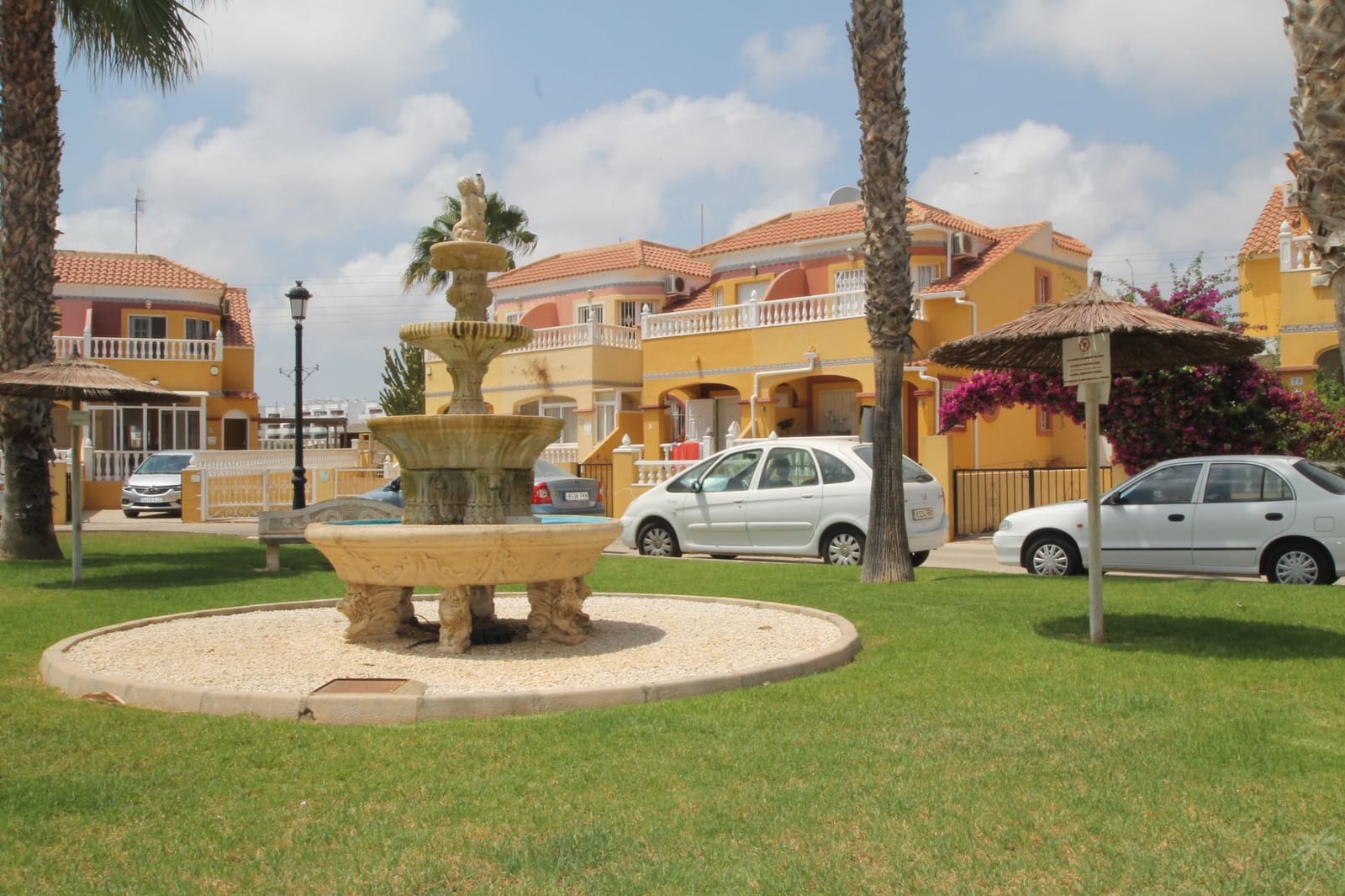   3 soveværelse   ferieRækkehus i Orihuela Costa   med   swimmingpool  garage  - € 399 (Ref: 6968413)