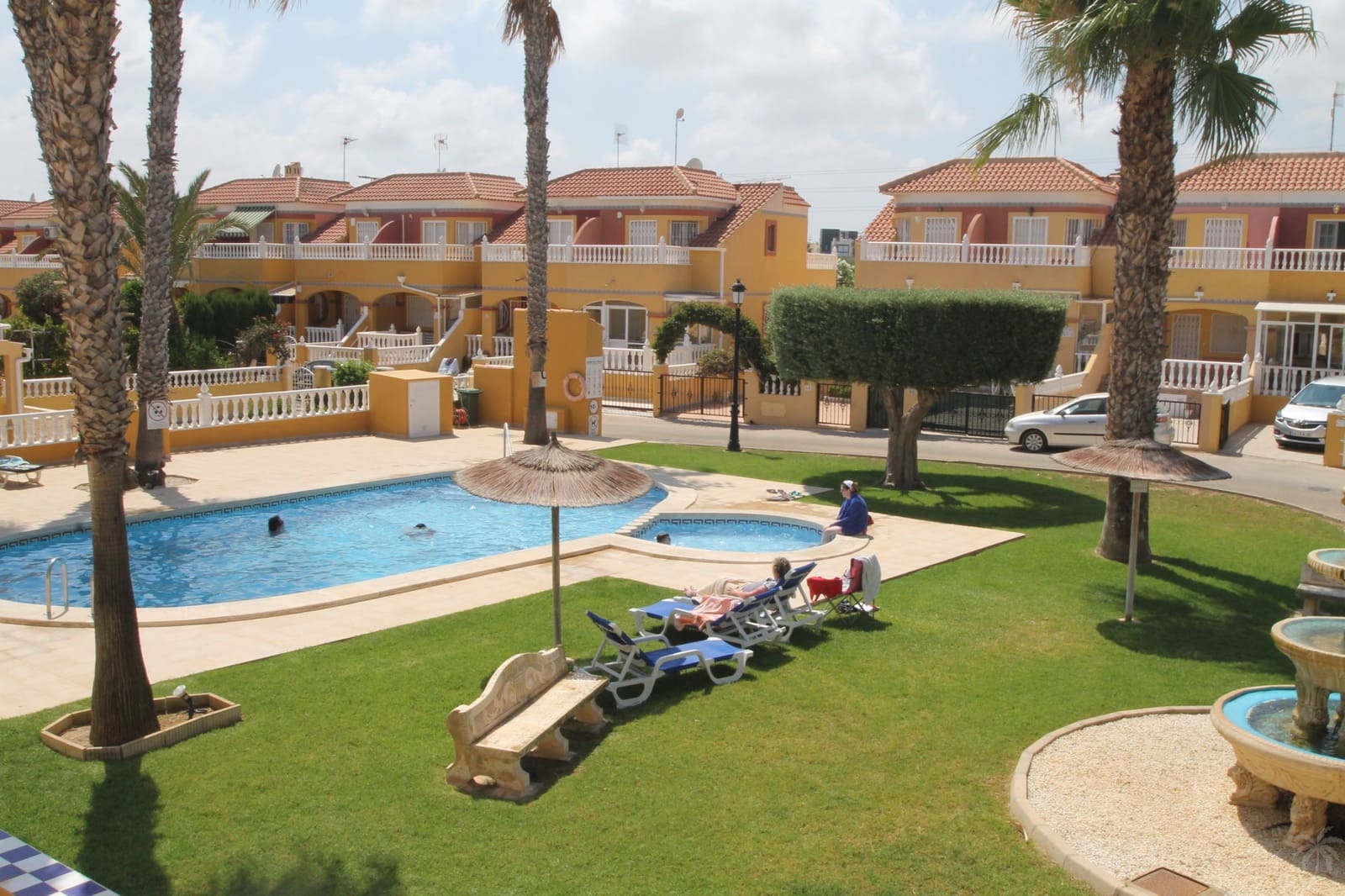   3 soveværelse   ferieRækkehus i Orihuela Costa   med   swimmingpool  garage  - € 399 (Ref: 6968413)