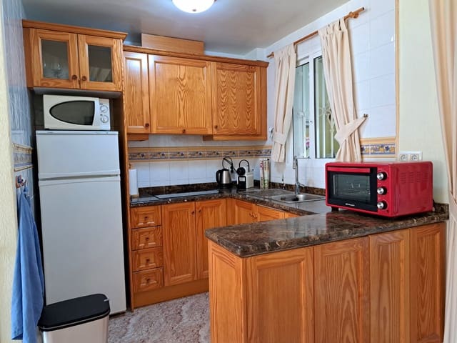   3 soveværelse   ferieRækkehus i La Regia, Orihuela med   swimmingpool  garage  - € 399 (Ref: 6968413)