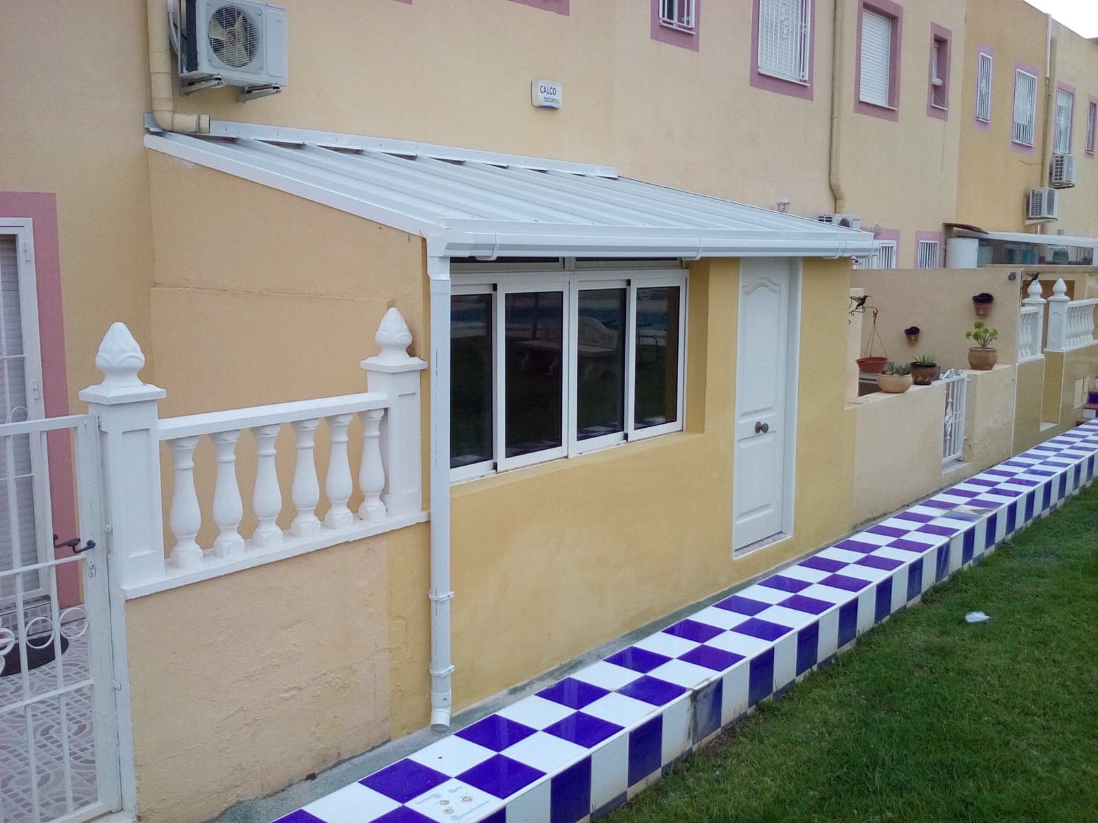   3 soveværelse   ferieRækkehus i Orihuela Costa   med   swimmingpool  garage  - € 399 (Ref: 6968413)