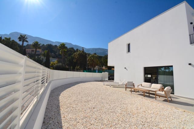 3 slaapkamer Villa te koop in Dénia met zwembad - € 695.000 (Ref: 6968457)