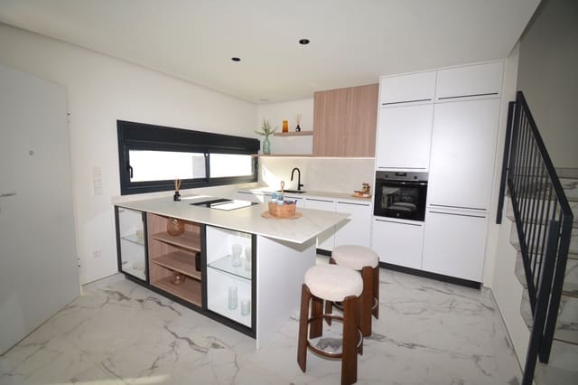 3 slaapkamer Villa te koop in Dénia met zwembad - € 695.000 (Ref: 6968457)