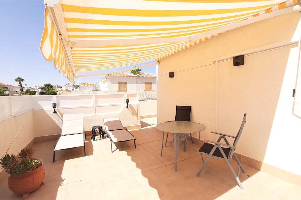 3 makuuhuone Rivitalo lomavuokrausta paikassa Orihuela Costa mukana uima-altaan 
autotalli - 455 € (Ref: 6968485)