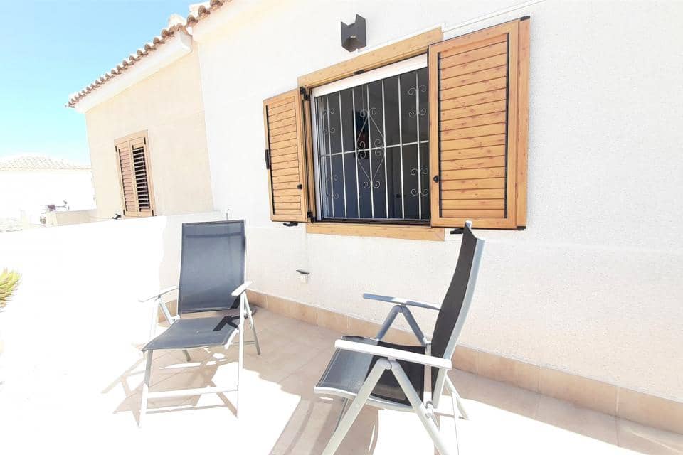 3 makuuhuone Rivitalo lomavuokrausta paikassa Orihuela Costa mukana uima-altaan 
autotalli - 455 € (Ref: 6968485)