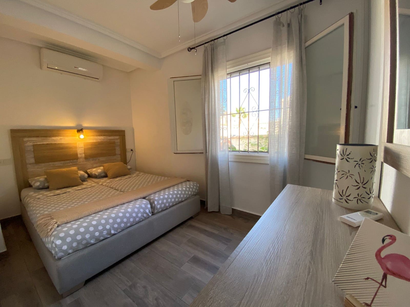 3 makuuhuone Rivitalo lomavuokrausta paikassa Orihuela Costa mukana uima-altaan 
autotalli - 455 € (Ref: 6968485)