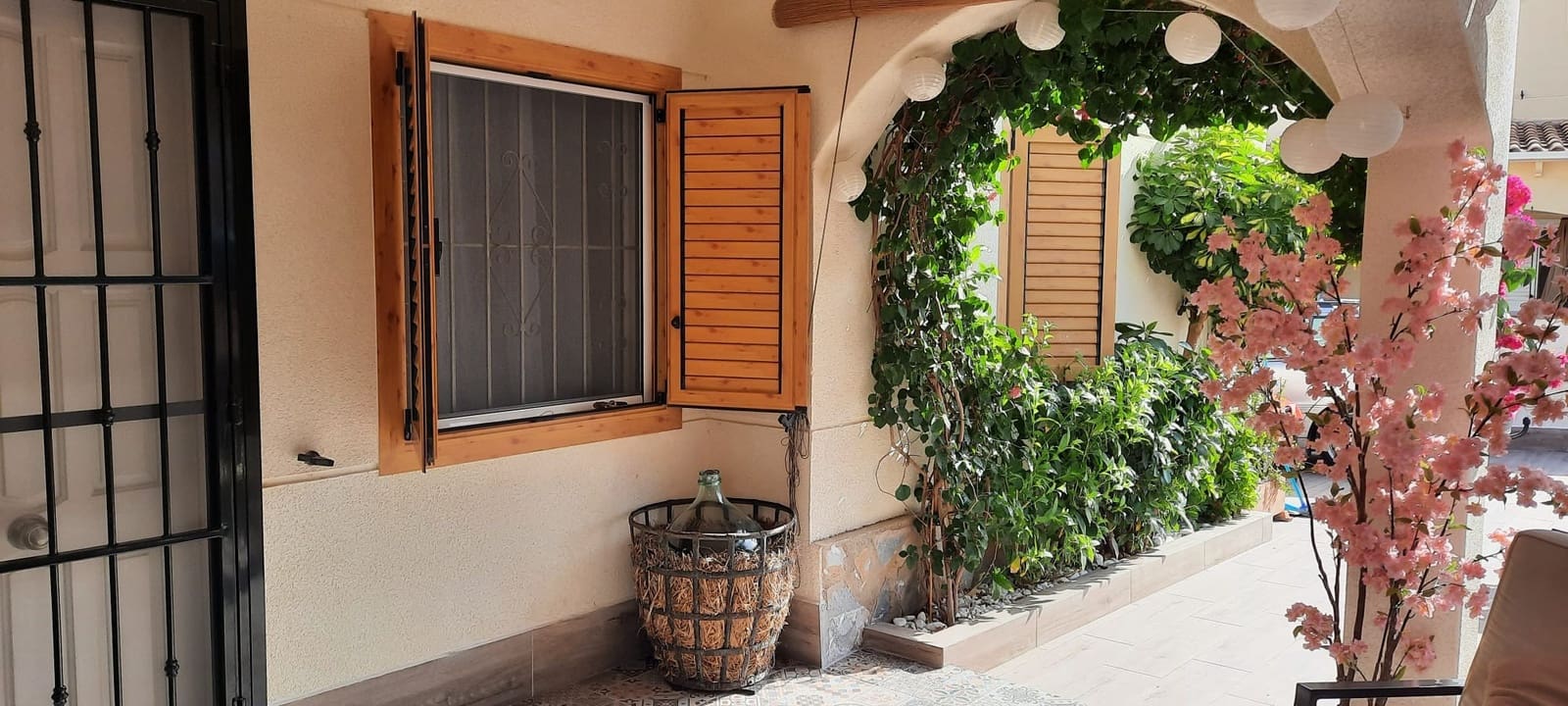 3 makuuhuone Rivitalo lomavuokrausta paikassa Orihuela Costa mukana uima-altaan 
autotalli - 455 € (Ref: 6968485)