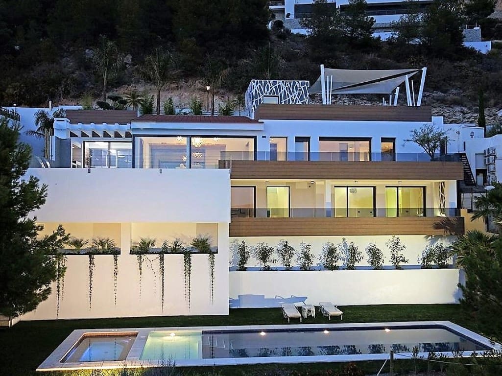 Chalet de 4 habitaciones en Altea en venta con piscina - 2.850.000 € (Ref: 6968556)