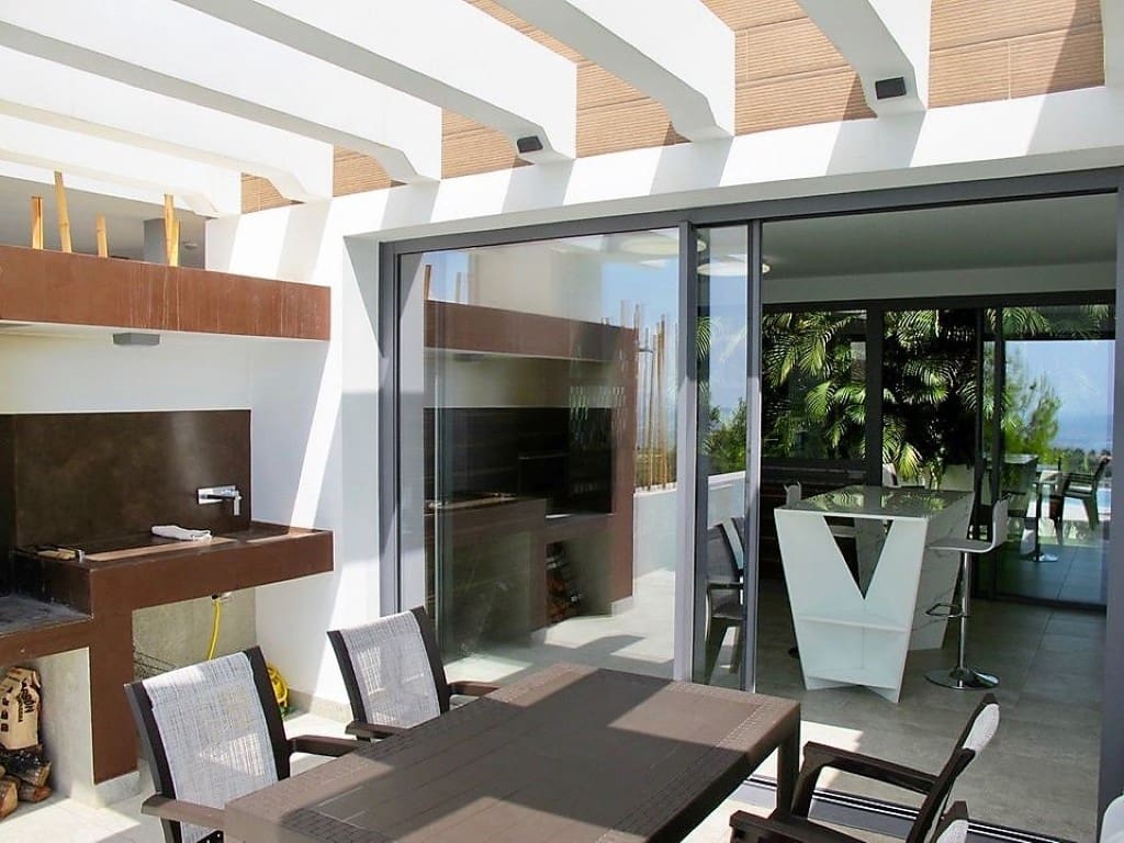 Chalet de 4 habitaciones en Altea en venta con piscina - 2.850.000 € (Ref: 6968556)
