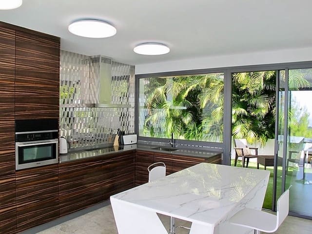 Chalet de 4 habitaciones en Altea en venta con piscina - 2.850.000 € (Ref: 6968556)