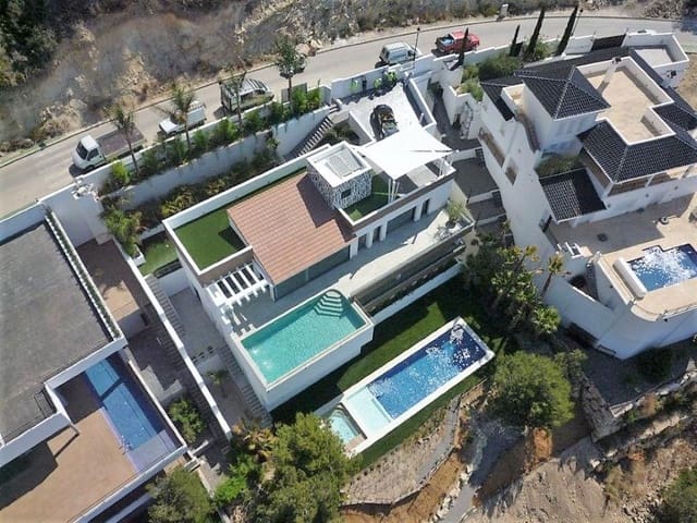 4 sypialnia Willa na sprzedaż w Altea z basenem - 2 850 000 € (Ref: 6968556)