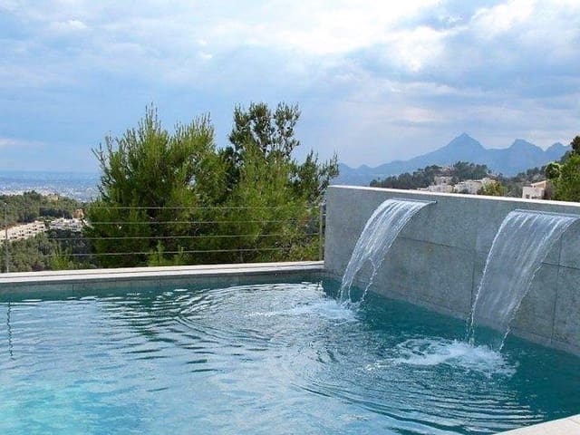 Chalet de 4 habitaciones en Altea en venta con piscina - 2.850.000 € (Ref: 6968556)