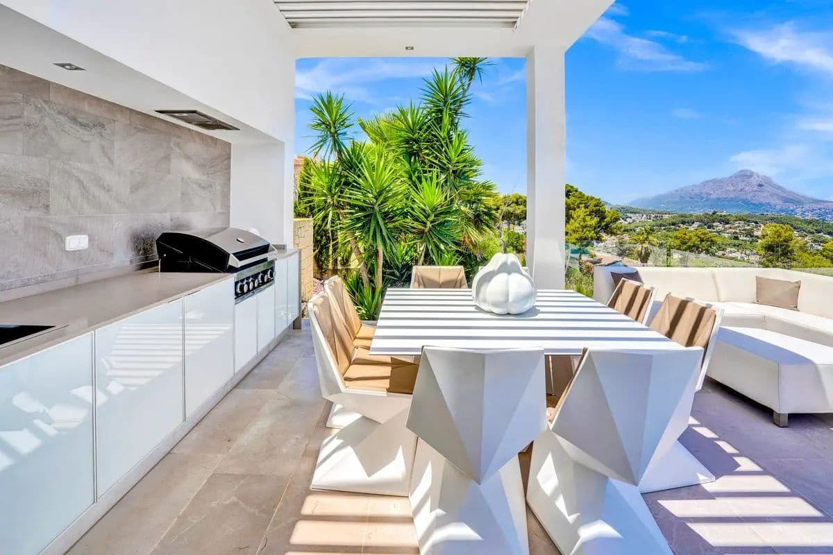 4 soveværelse Villa til salg i Javea / Xabia med swimmingpool - € 1.795.000 (Ref: 6968642)