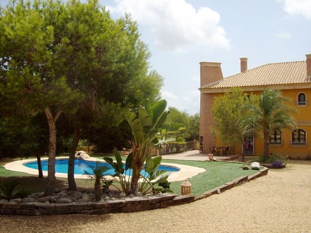 4 soveværelse Finca/Landehus til salg i Ciudad Quesada, Rojales med swimmingpool garage - € 999.950 (Ref: 6979078)