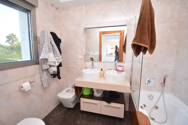 4 slaapkamer Villa te koop in Dénia - € 850.000 (Ref: 6989644)