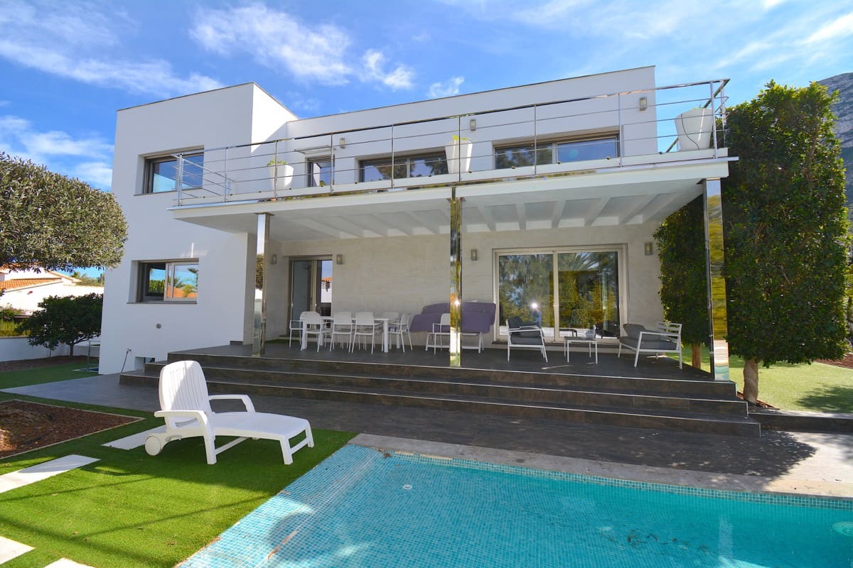 4 slaapkamer Villa te koop in Denia - € 850.000 (Ref: 6989644)