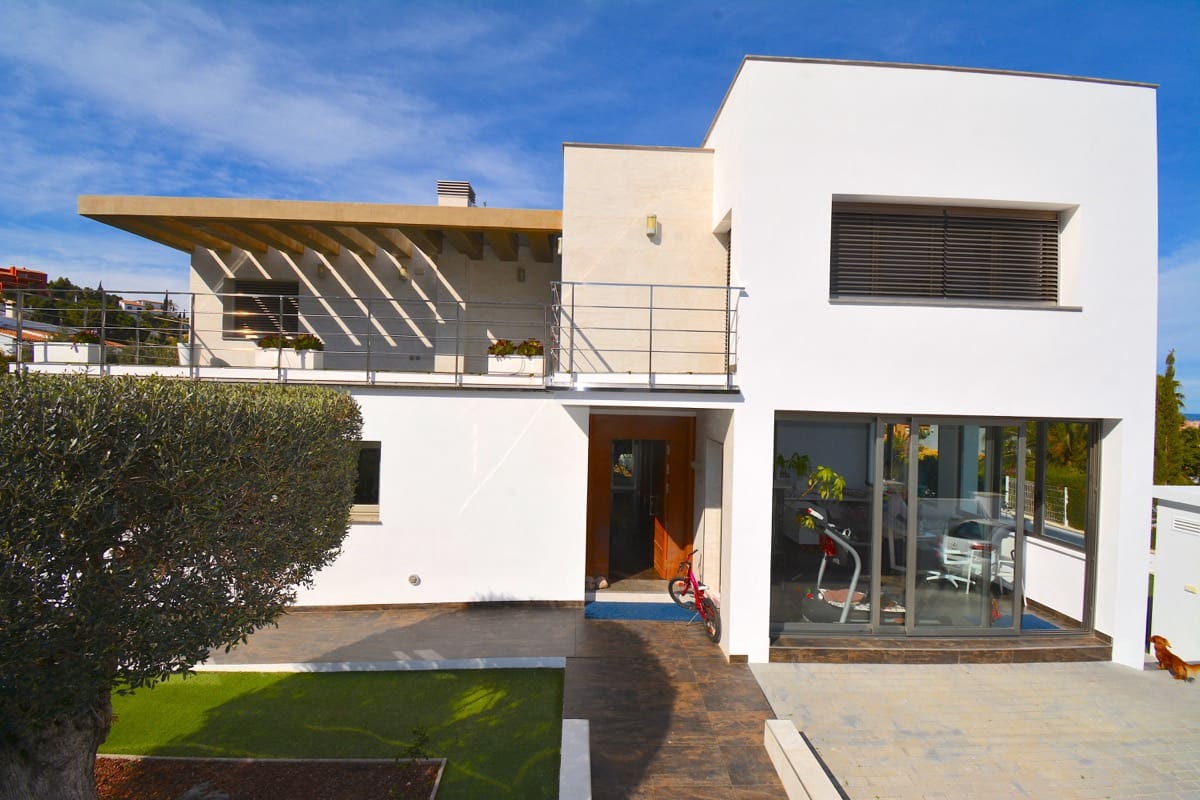 4 slaapkamer Villa te koop in Denia - € 850.000 (Ref: 6989644)