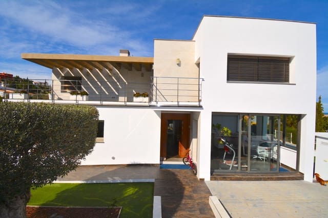 4 slaapkamer Villa te koop in Dénia - € 850.000 (Ref: 6989644)