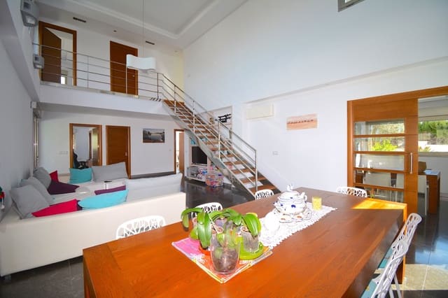 4 slaapkamer Villa te koop in Dénia - € 850.000 (Ref: 6989644)